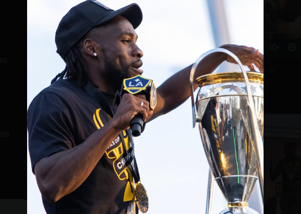 Video Joseph Paintsil Performs New Song During La Galaxy Mls Cup