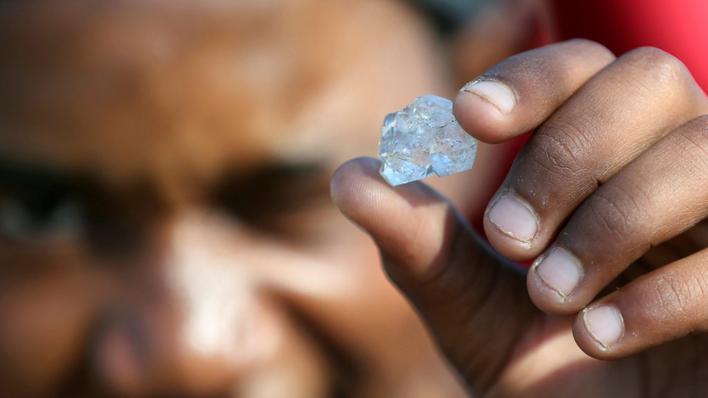 South Africa gems that sparked rush are quartz not diamonds