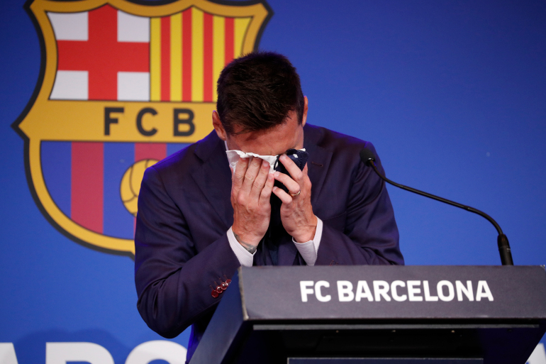 Fans outside Messi's house 'devastated' over Barcelona ...