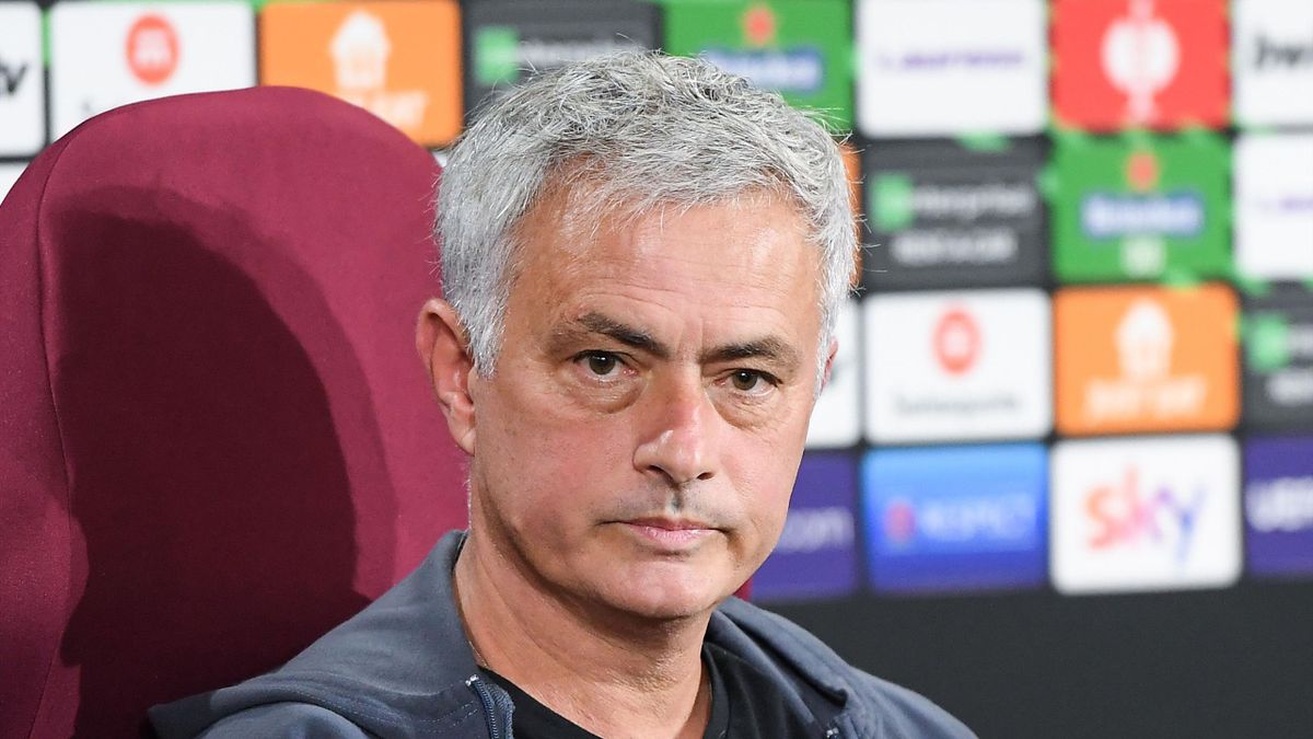 “I can’t speak” – Mourinho criticises referee after defeat