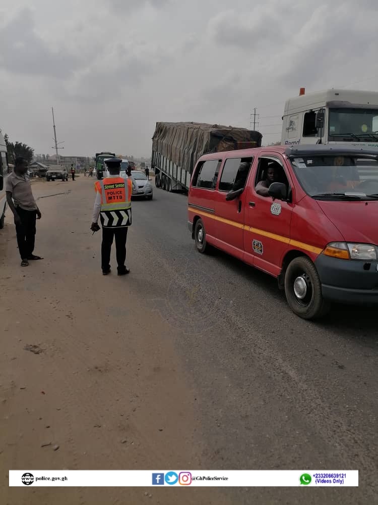 Loaded articulated truck breaks down, obstructs traffic on Accra-Nsawam highway