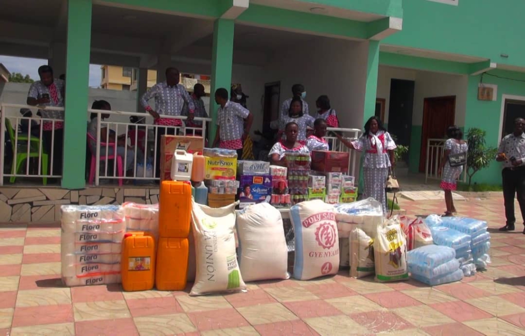 Revival Outreach Church La donates to Teshie Orphange 