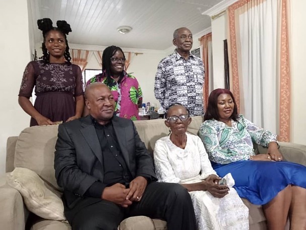 Mahama visits veteran actress Grace Nortey