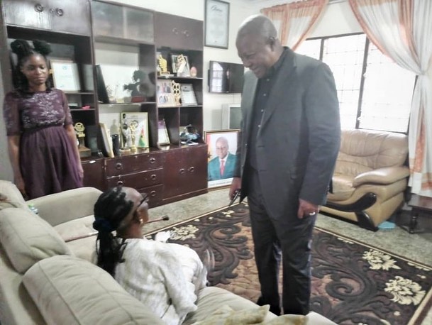 Mahama visits veteran actress Grace Nortey