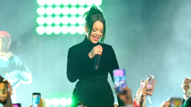 Rihanna to headline Super Bowl 2023 halftime show on FOX