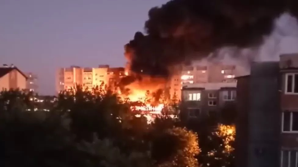 Russian warplane crash kills 13 in apartment block