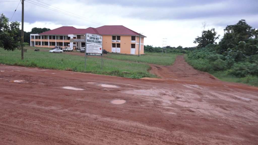 Sunyani West residents outraged over deplorable roads