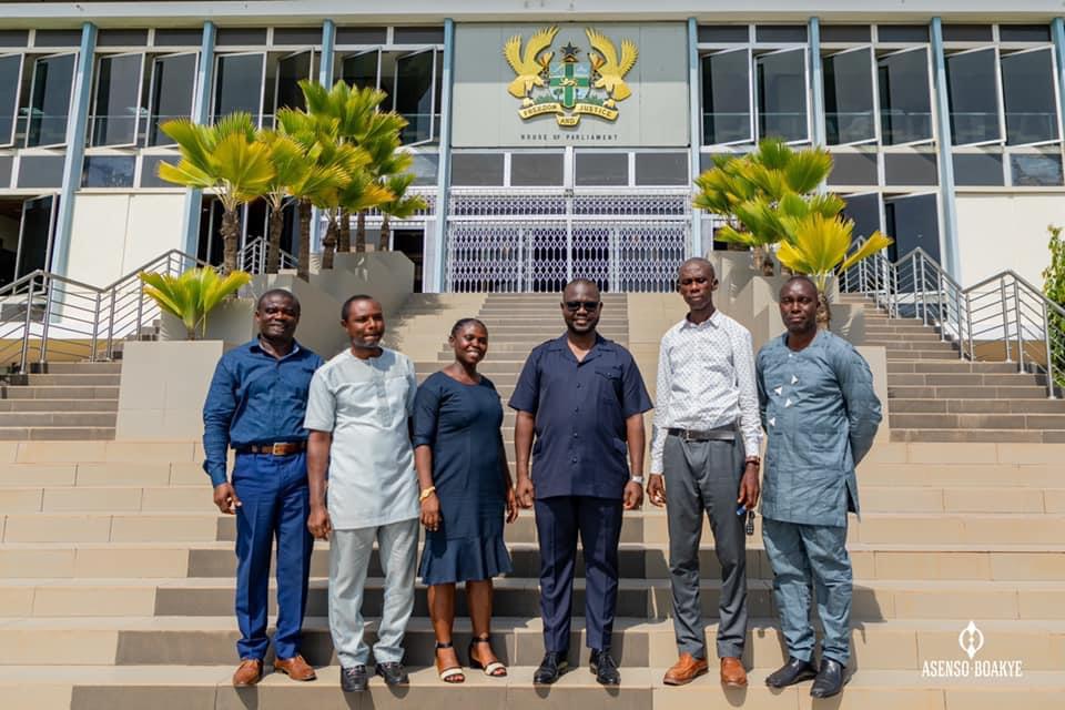 Asenso-Boakye hosts students from Bantama in Parliament