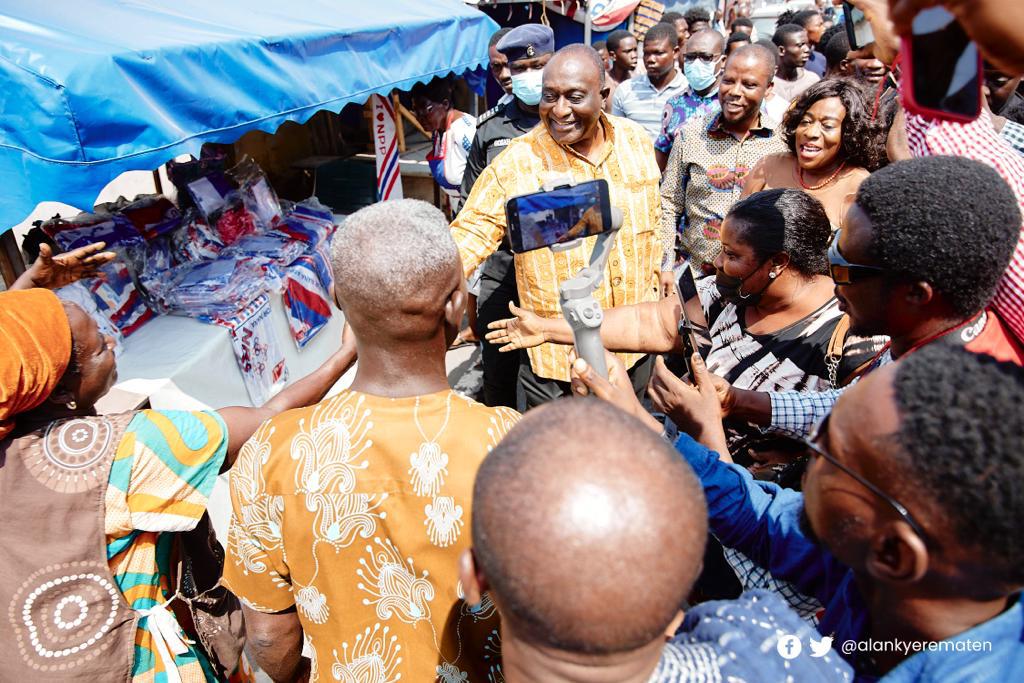 Alan Kyerematen mobbed by NPP grassroots at party’s headquarters