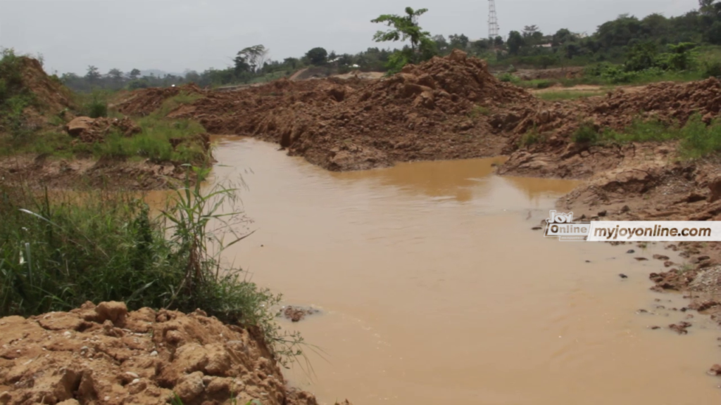 Illegal miners encroaching section of Accra-Kumasi highway arrested