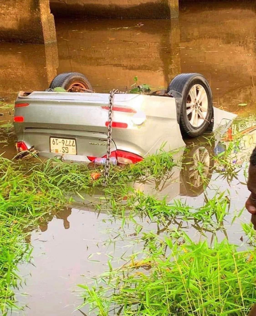 Man dies in accident with 2 others on his way to his mother’s funeral