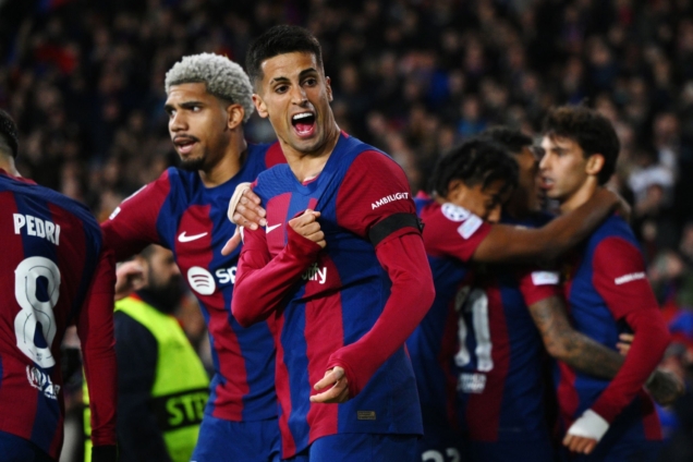 Barcelona beat Porto to return to Champions League's last-16