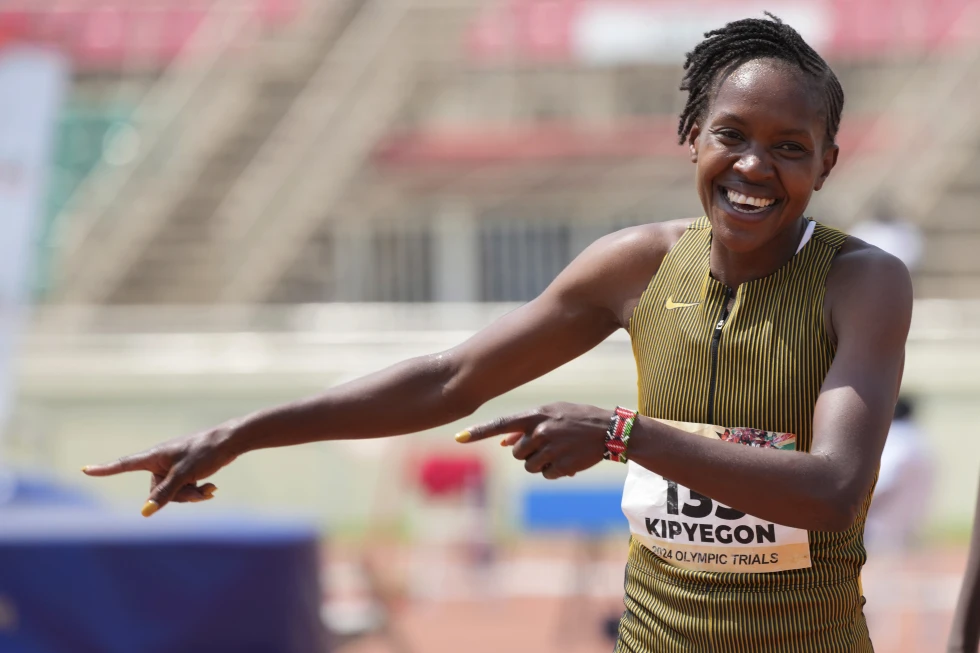 Athletics Faith Kipyegon Breaks Womens 1500m World Record Myjoyonline 4008