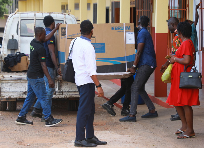 The General Secretary of the Ghana Journalists Association (GJA), Kofi Yeboah, has donated a freezer, clothes and sanitary pads to the Accra Rehabilitation Centre (ARC) and called on Corporate Ghana and individuals to also support the Centre.