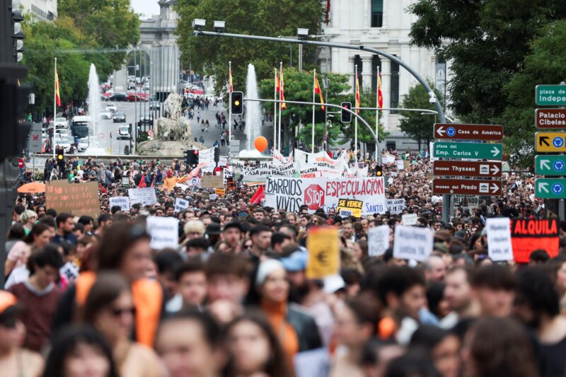 Thousands march in Spain to demand affordable housing